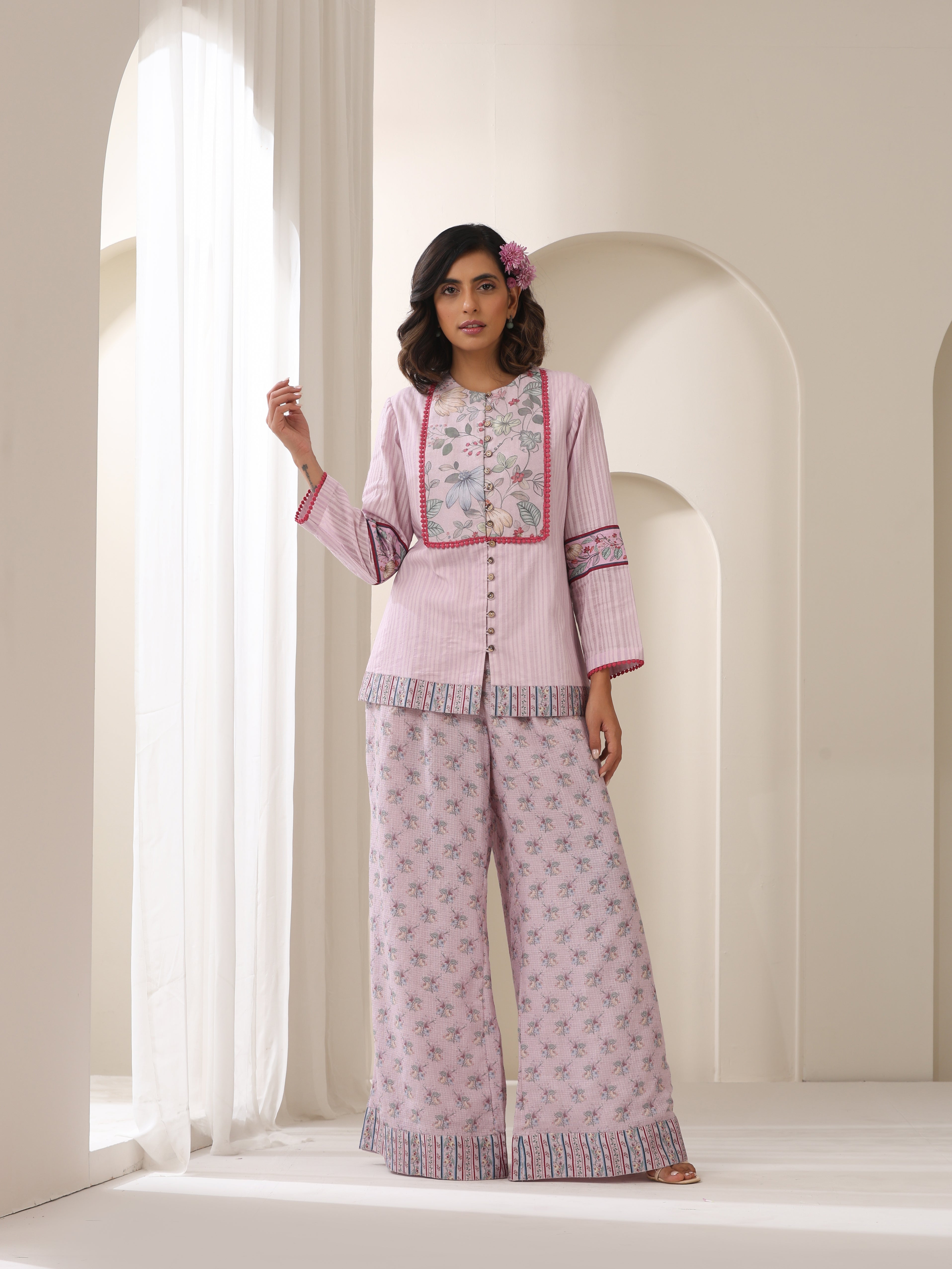 GULBAHAR SHORT SHRUG WITH BOOTI PRINT PLAZO AND INNER