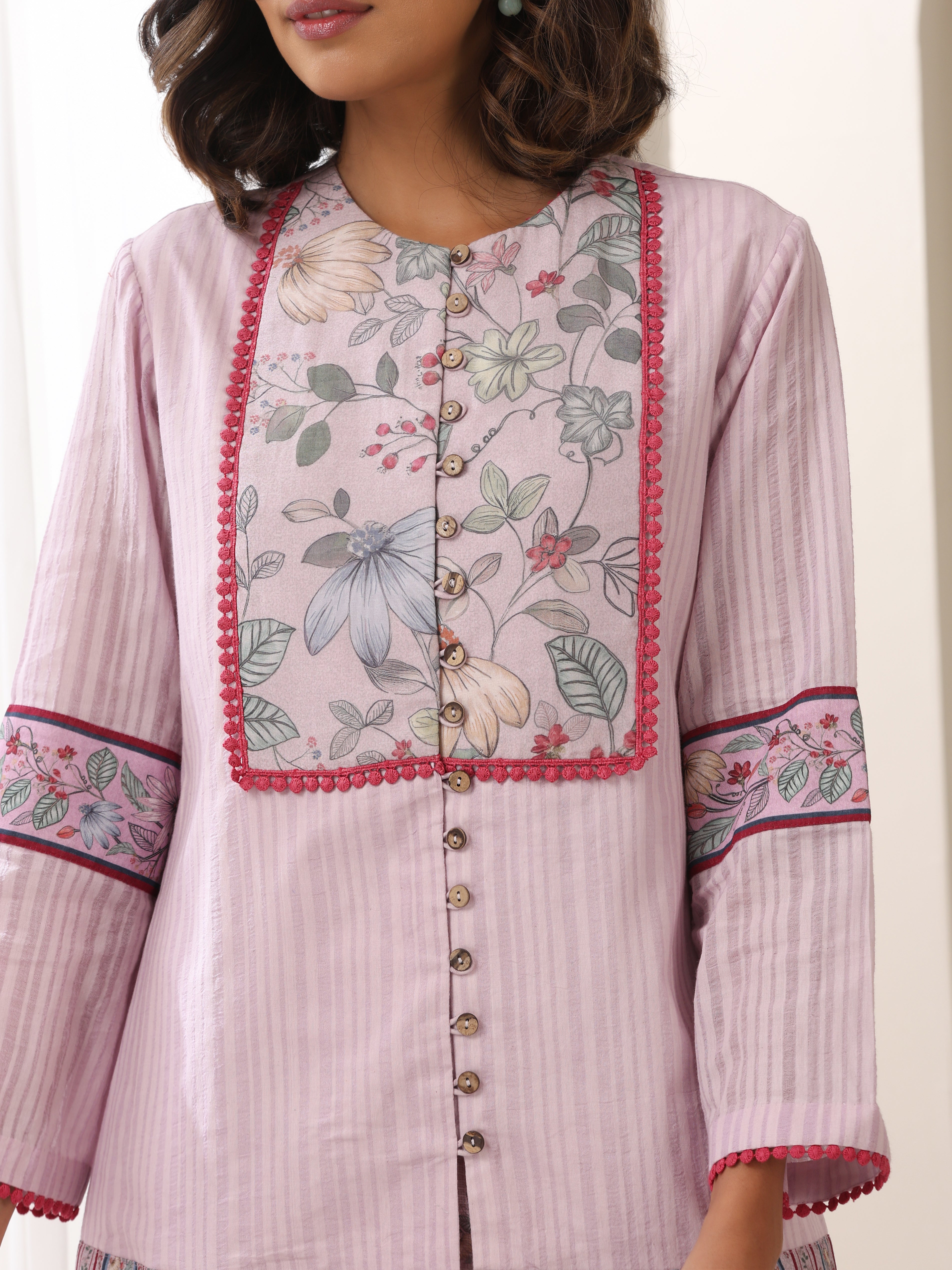 GULBAHAR SHORT SHRUG WITH BOOTI PRINT PLAZO AND INNER