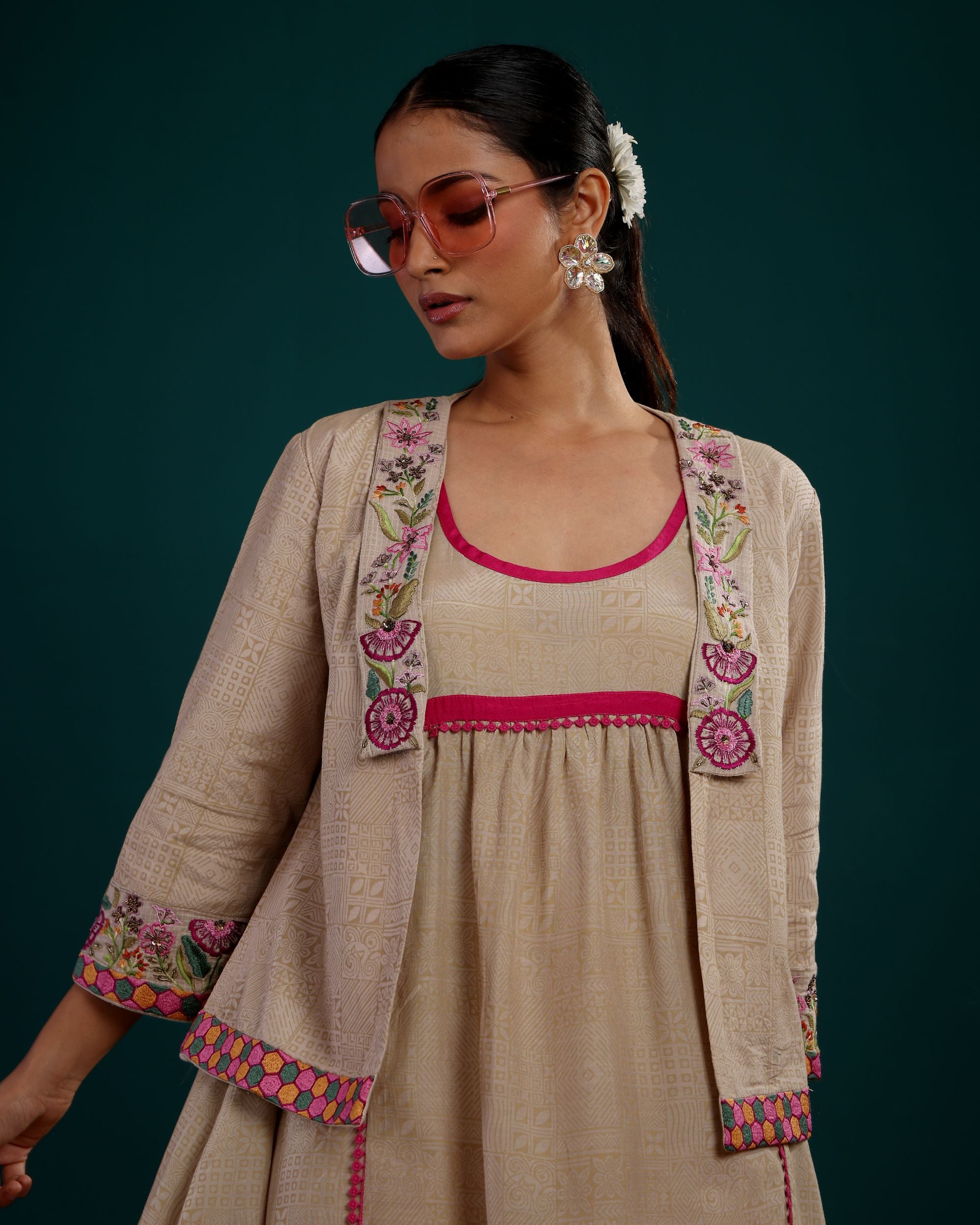 EMBROIDERED SHORT JACKET WITH SHORT DRESS