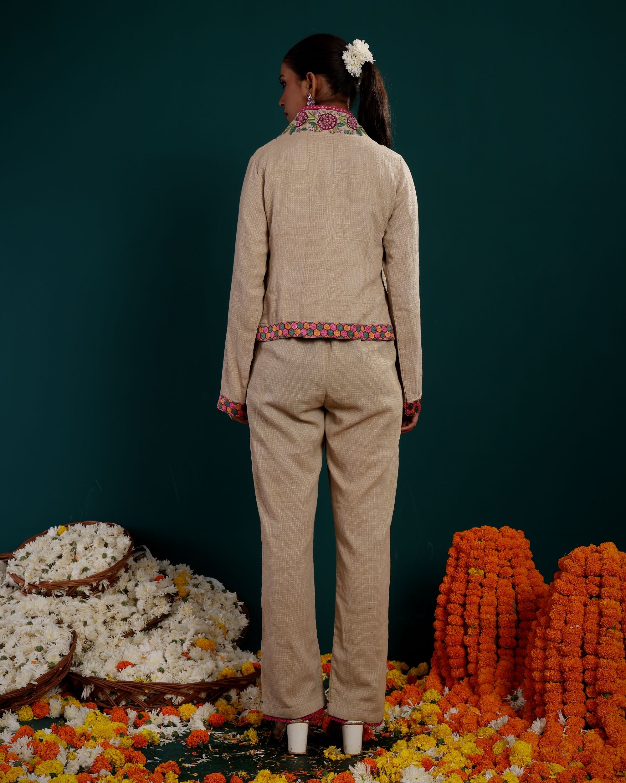 EMBROIDERED AND TASSEL COLLOR SHRUG WITH INNER & PLAZZO
