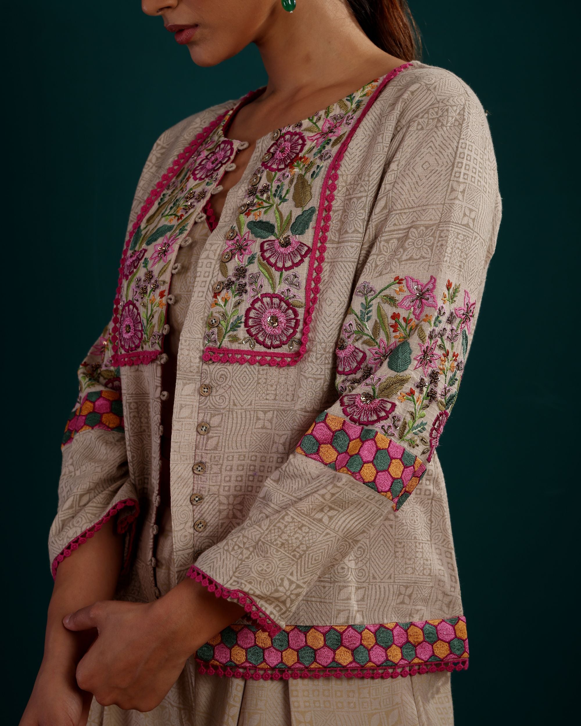 EMBROIDERED SHORT JACKET WITH PLAZZO AND INNER