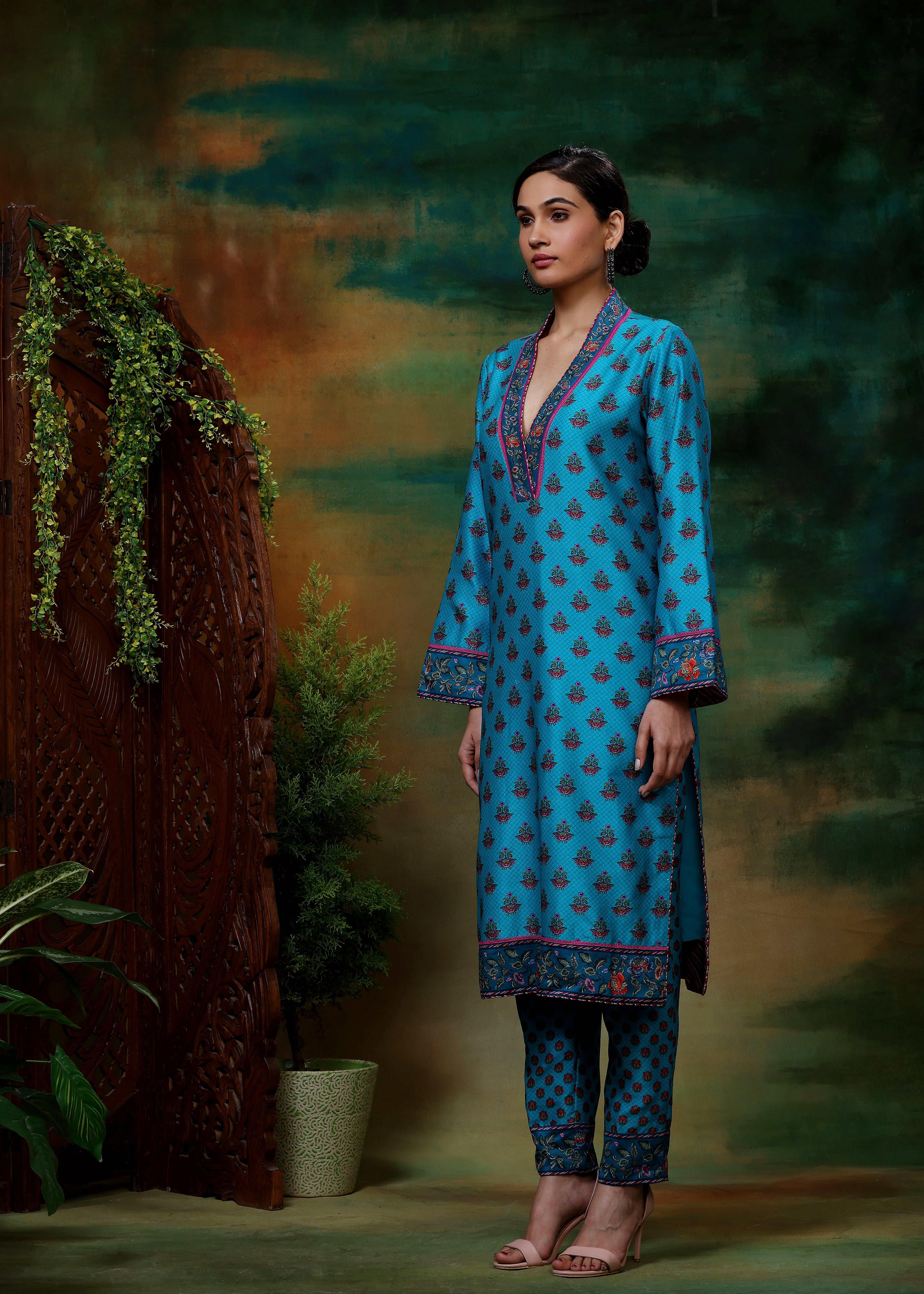 NEELAM BOOTA KURTA SET