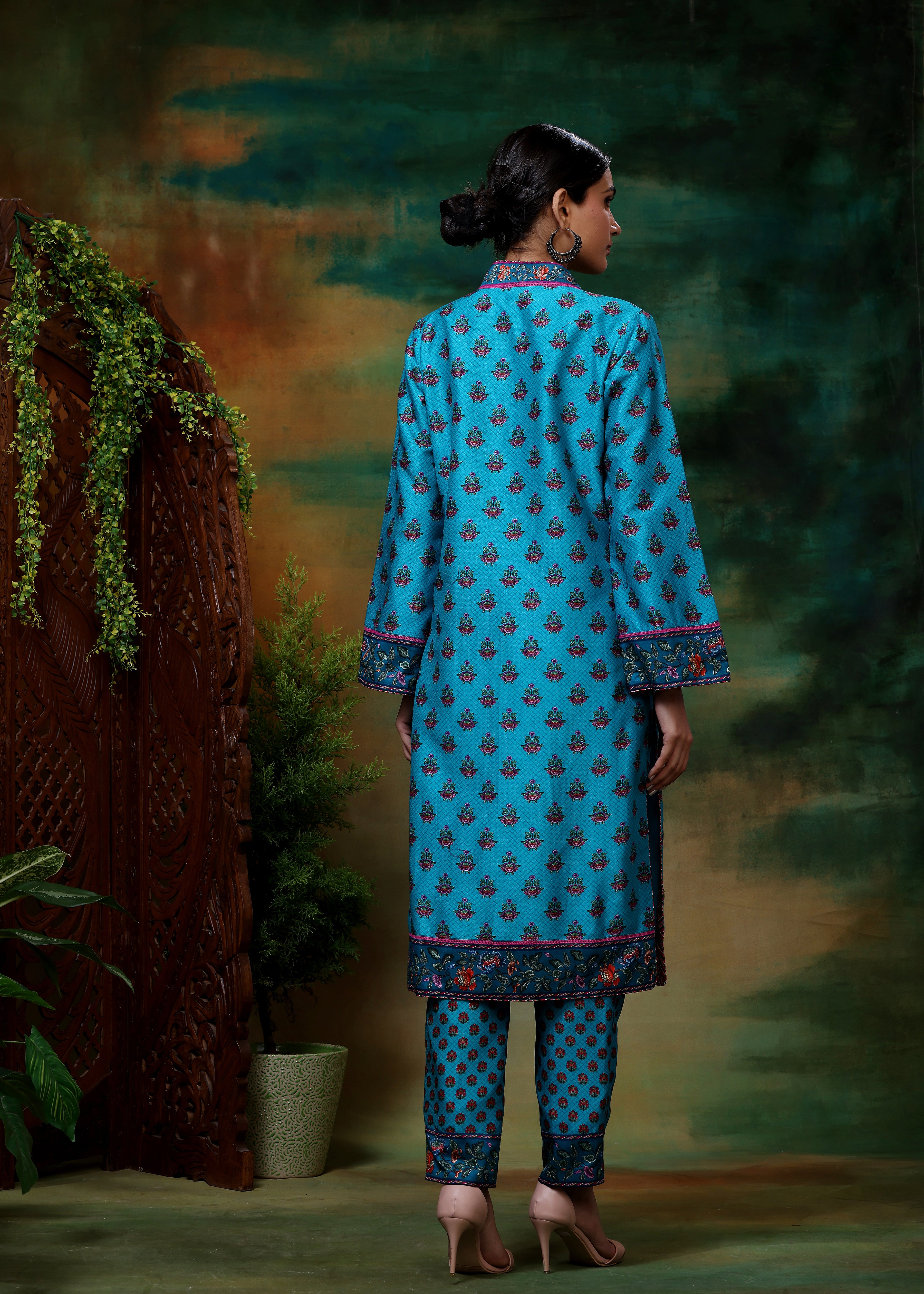 NEELAM BOOTA KURTA SET