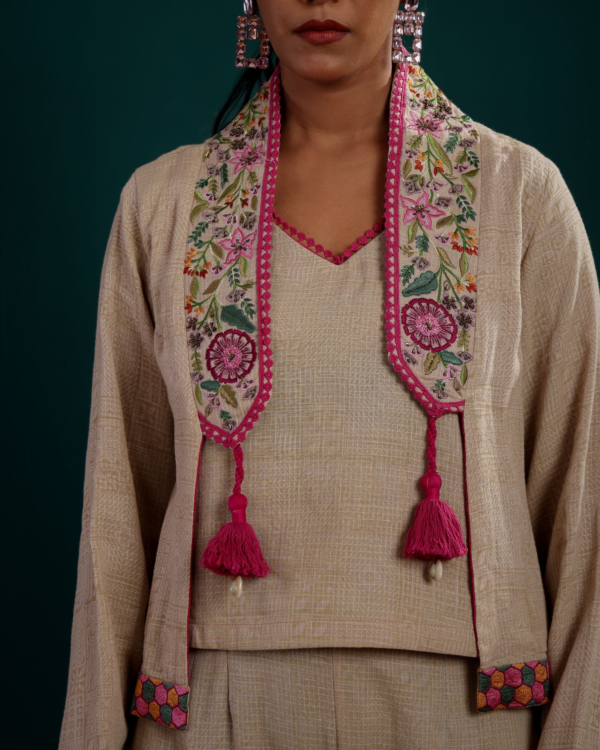 EMBROIDERED AND TASSEL COLLOR SHRUG WITH INNER & PLAZZO